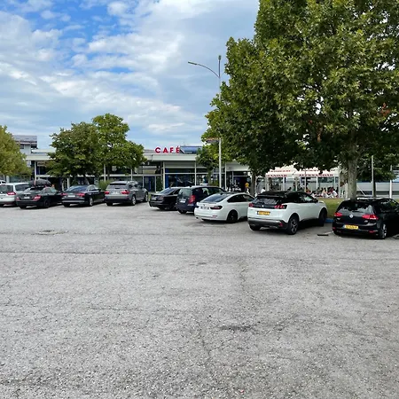 ホテル Aleksandar *